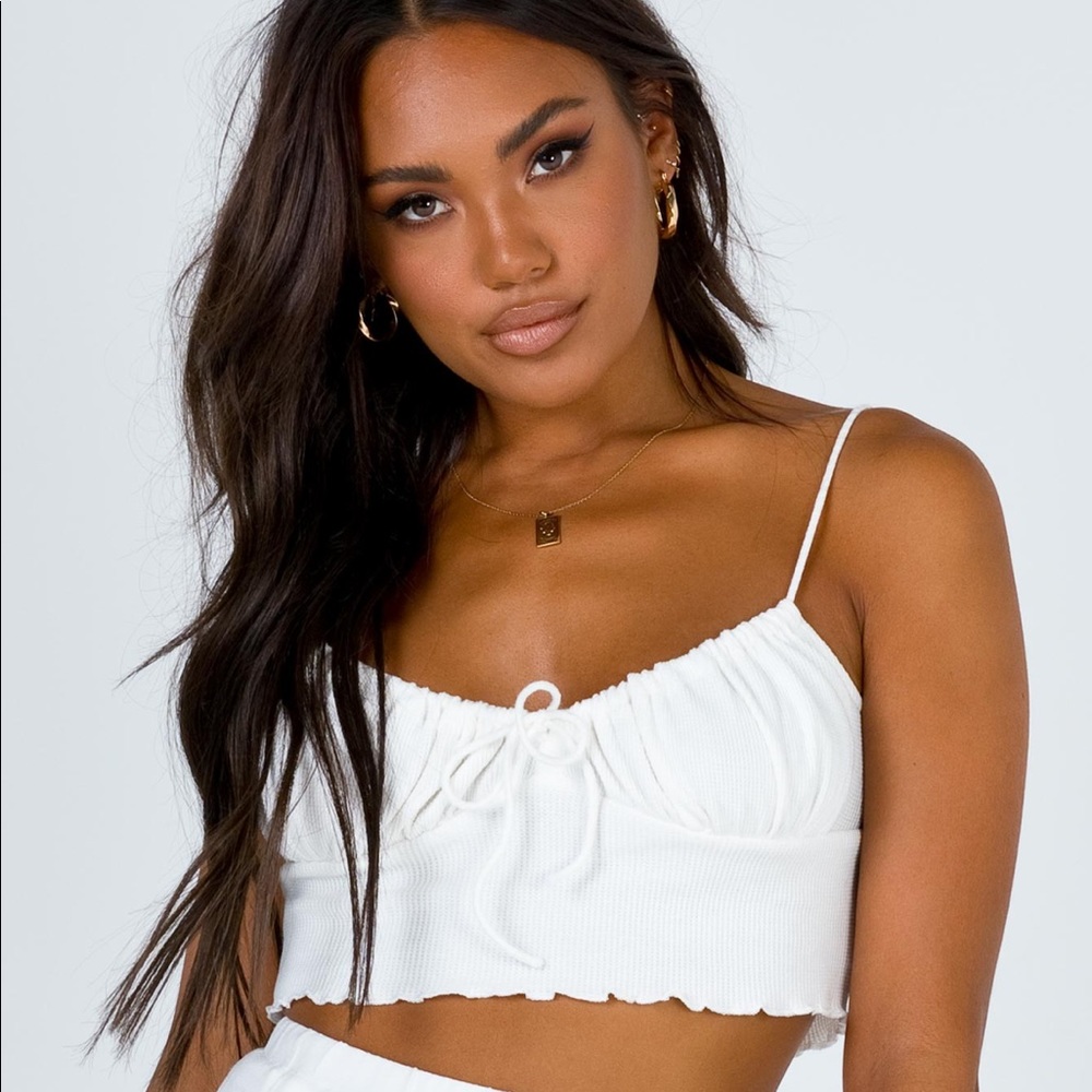 ⚡️SOLD⚡️ Princess Polly Pamelia Top - Picture 2 of 5